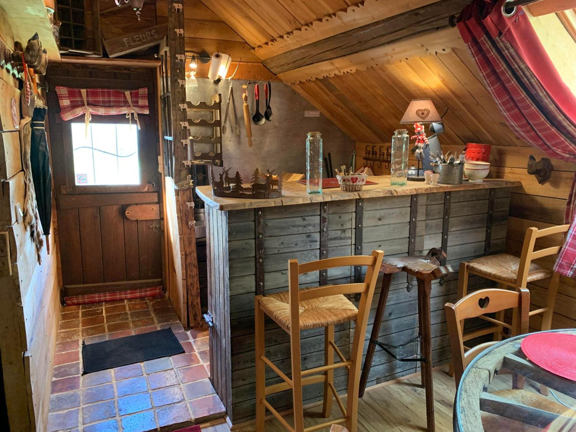Gite "Le Refuge" Dans Un Domaine De 7Ha Au Calme Vimoutiers Exterior photo